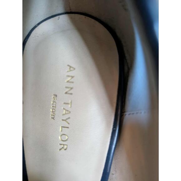 Ann Taylor Blue Suede Block Heels Pumps Size 7 M Pointed Toe - Picture 9 of 10